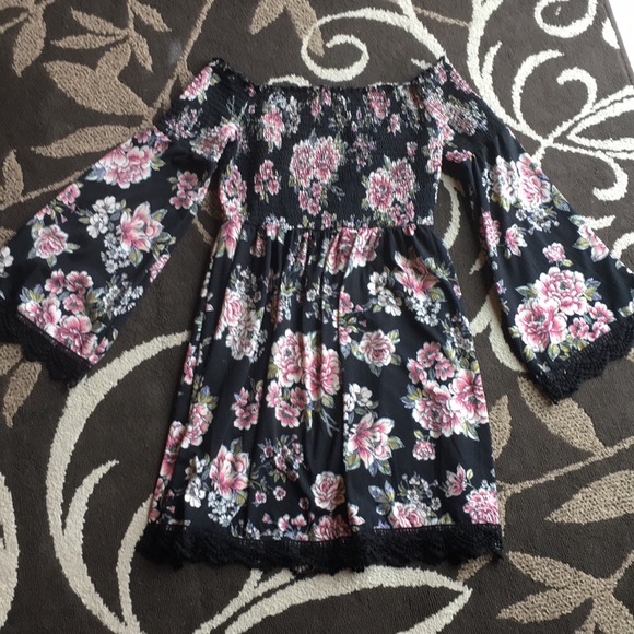 Xhilaration Dresses & Skirts - Off Shoulder Mid length dress